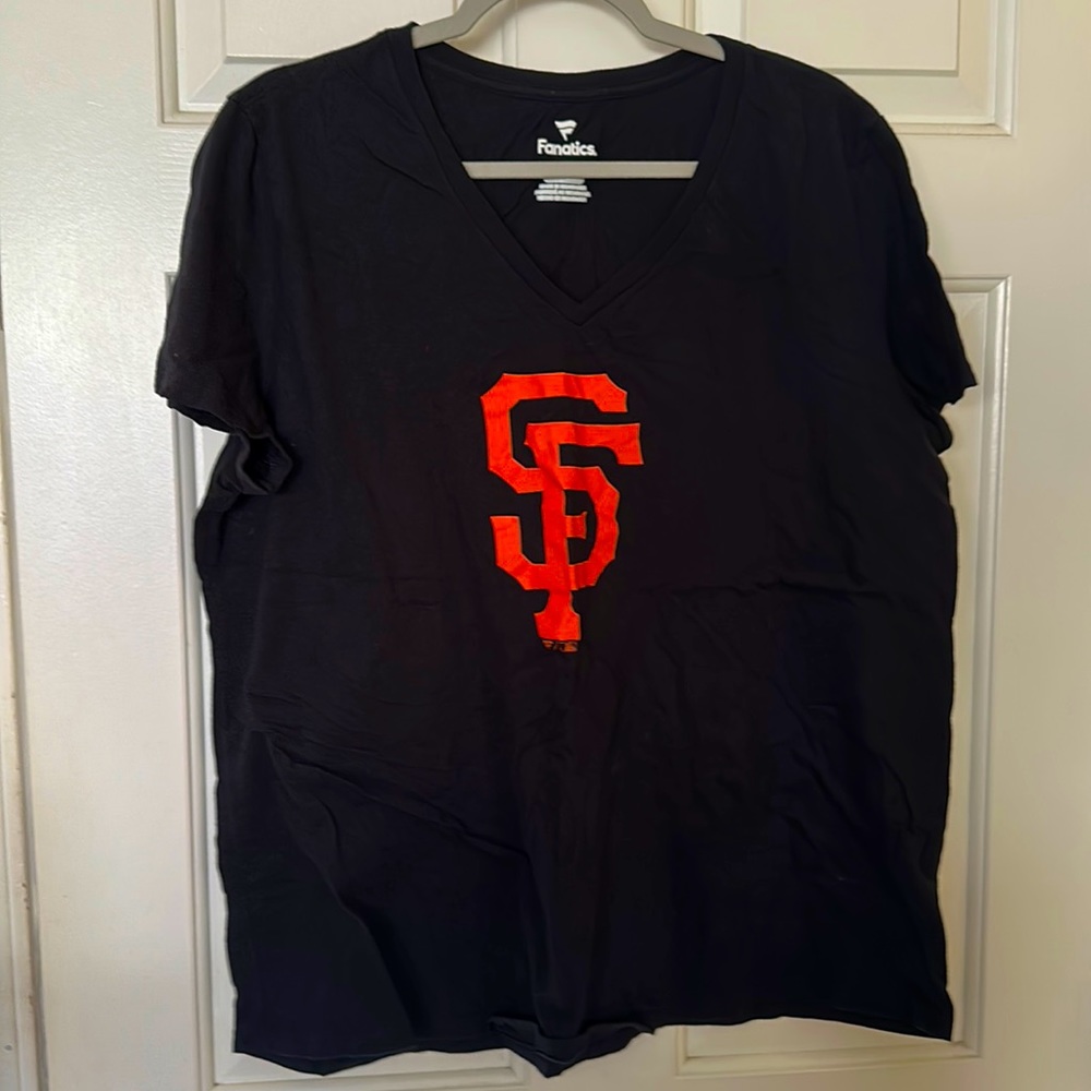 Women’s SF Giants short sleeve v neck T-shirt